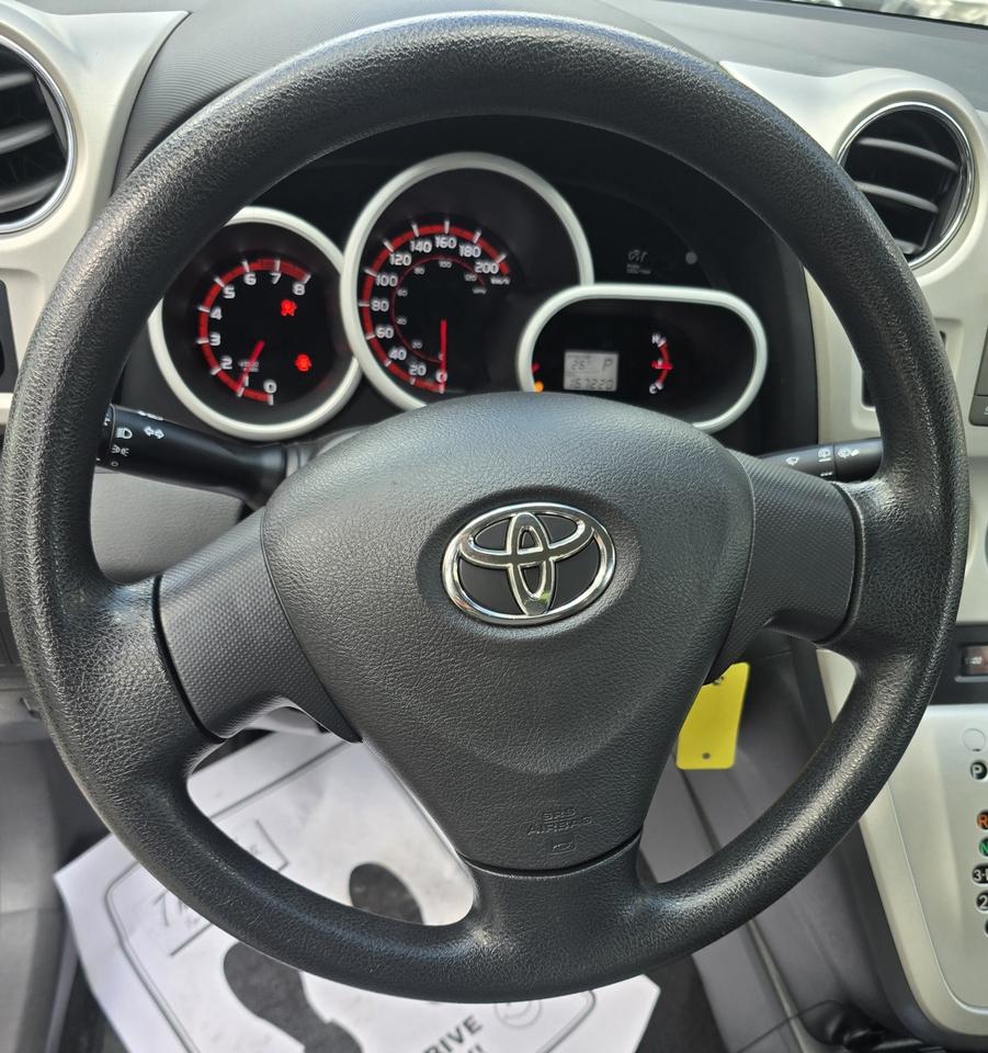 2010 Toyota Matrix BASE Photo