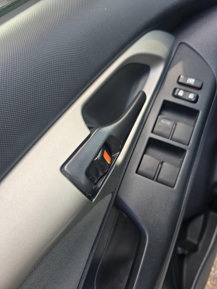 2010 Toyota Matrix BASE Photo