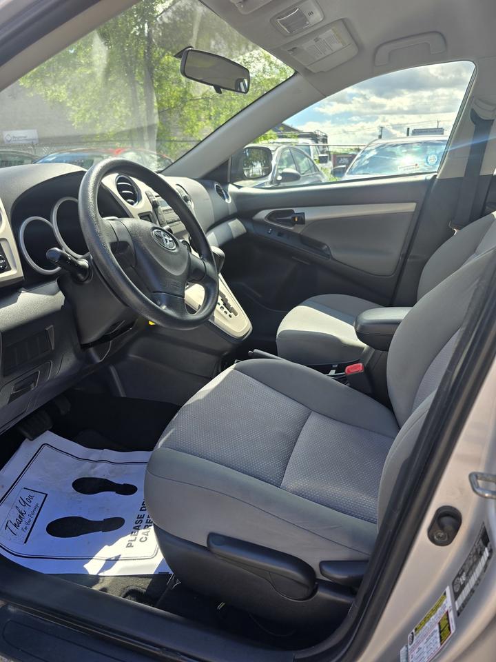 2010 Toyota Matrix BASE Photo