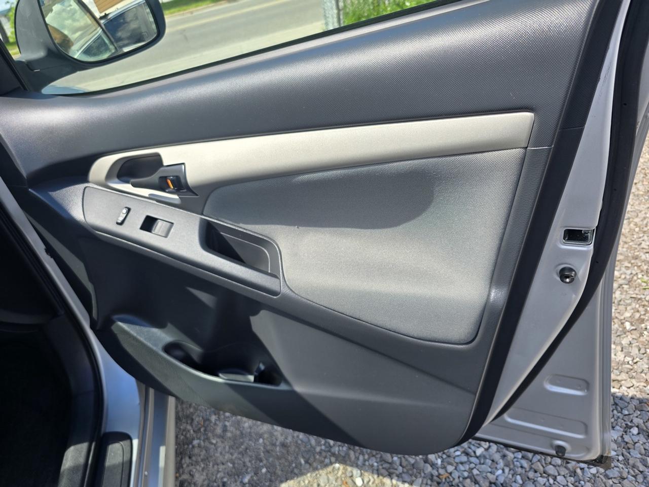 2010 Toyota Matrix BASE Photo