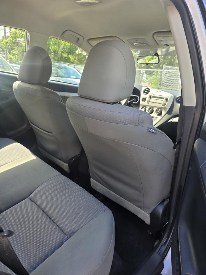 2010 Toyota Matrix BASE Photo