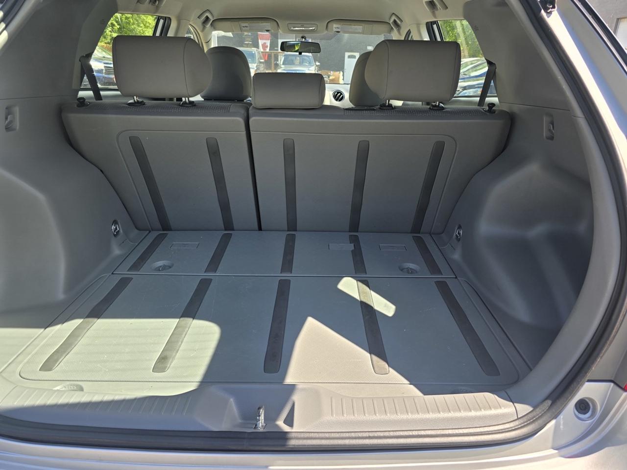 2010 Toyota Matrix BASE Photo
