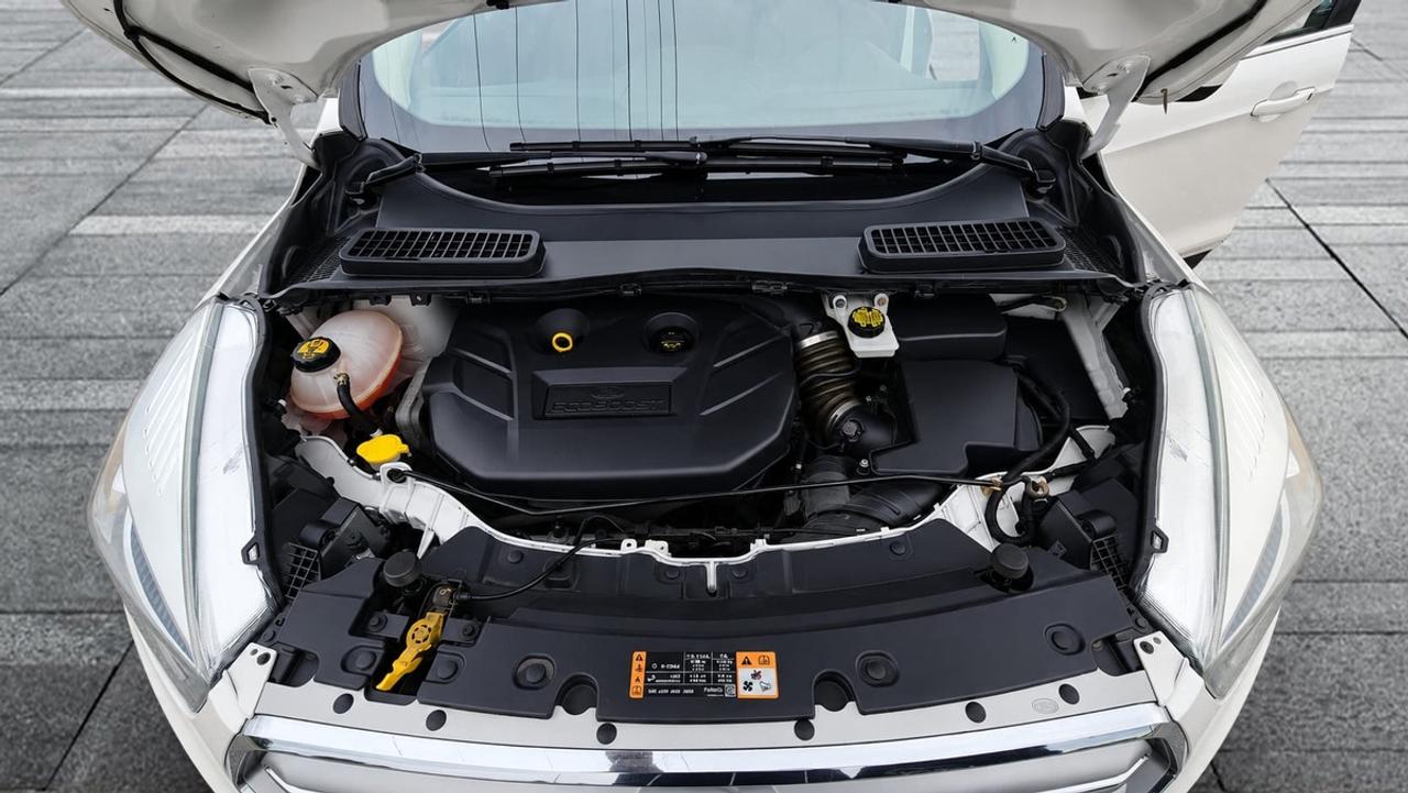 2017 Ford Escape 4WD 4dr SE Photo