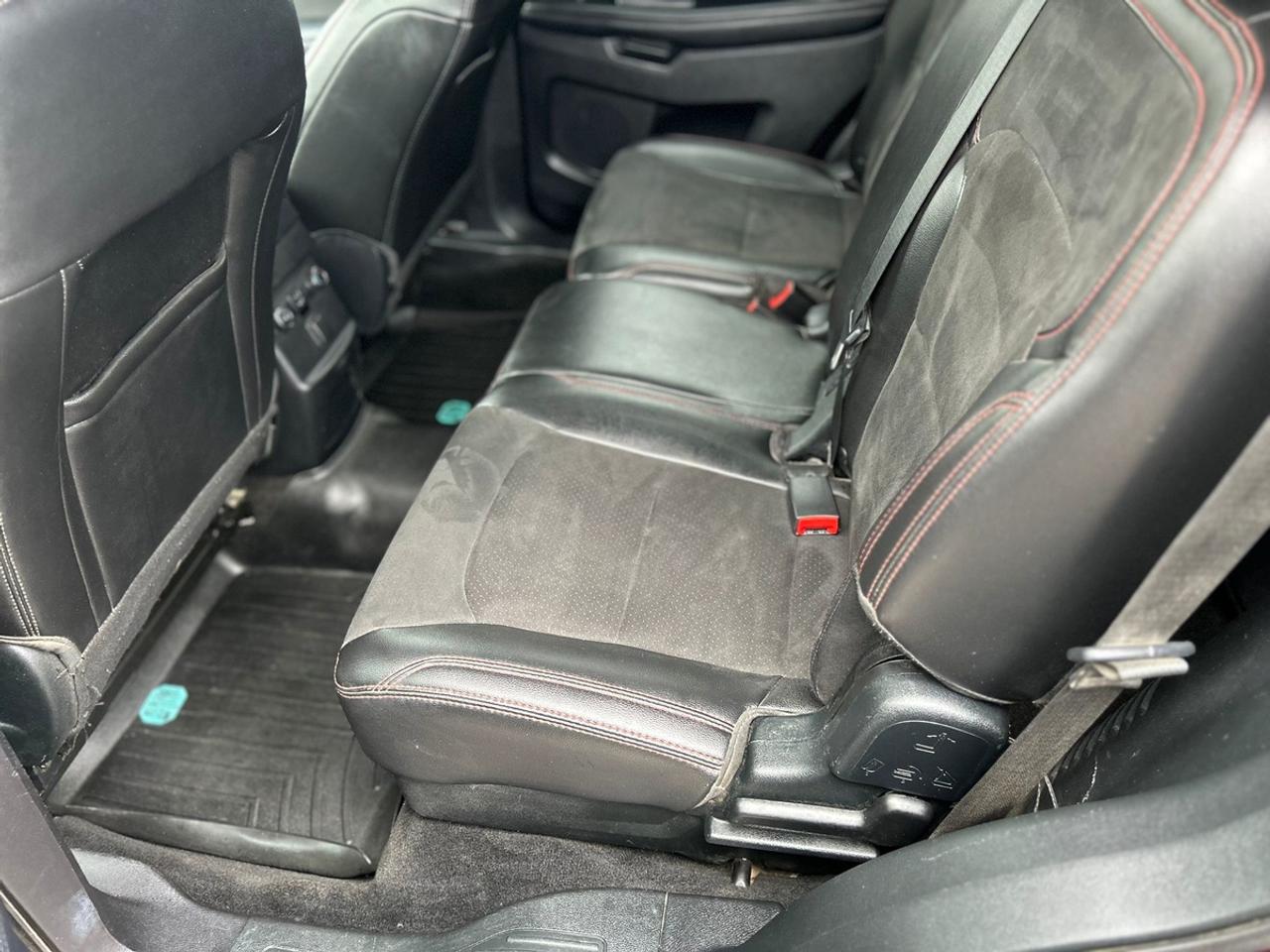 2018 Ford Explorer XLT Photo2