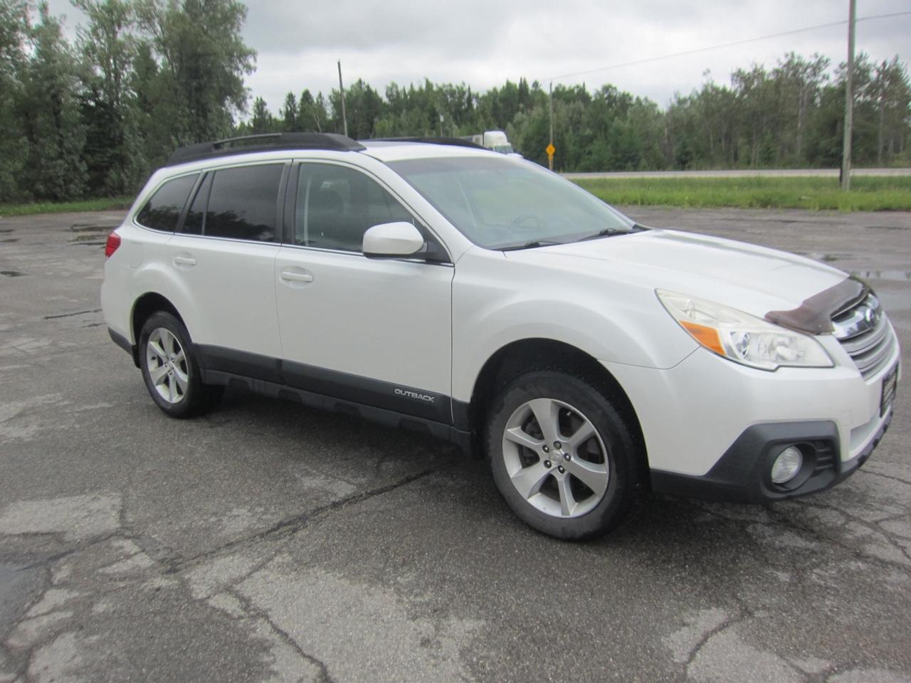 2013 Subaru Outback LIMITED Photo
