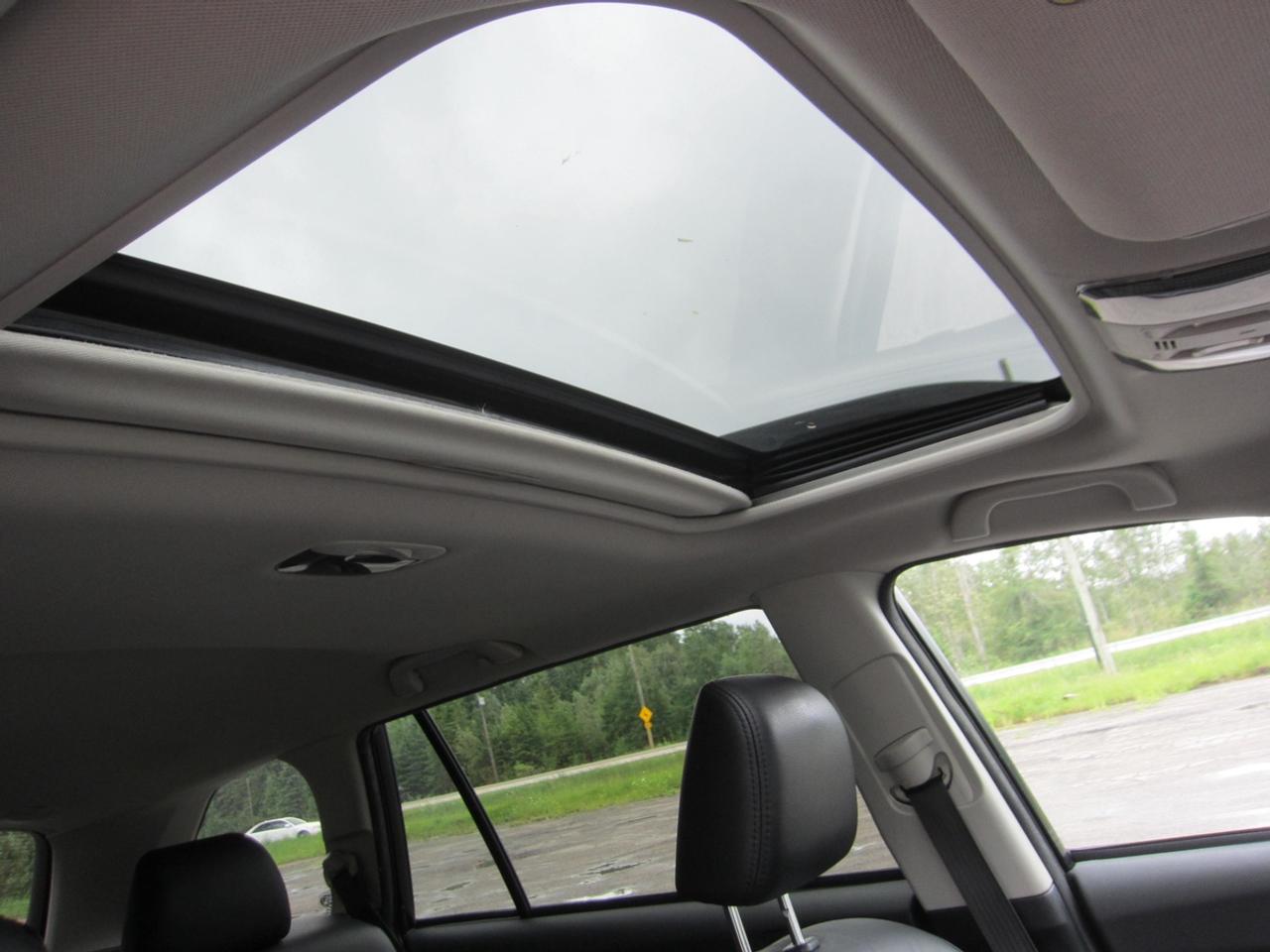 2013 Subaru Outback LIMITED Photo