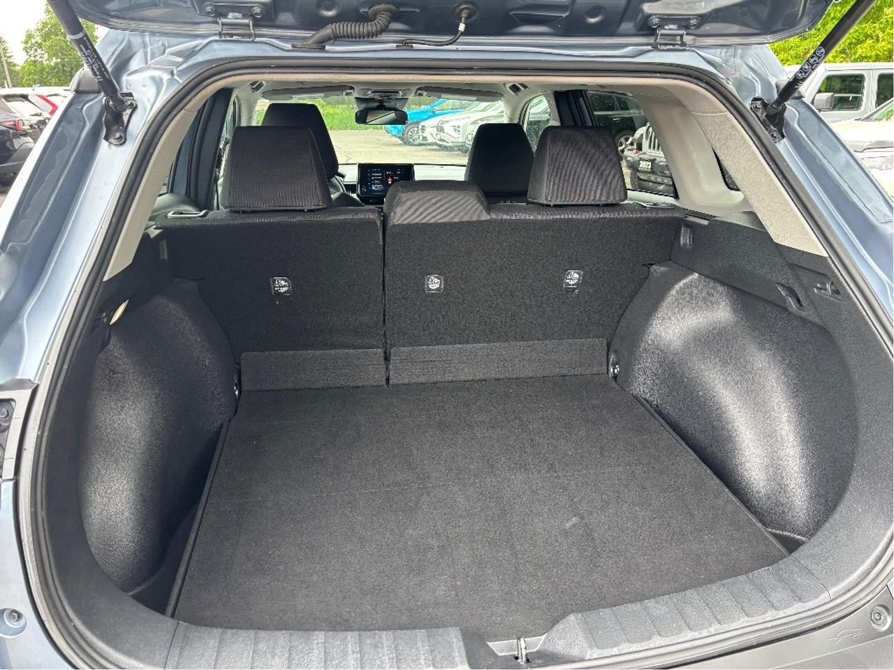 2025 Toyota Corolla Cross LE Photo