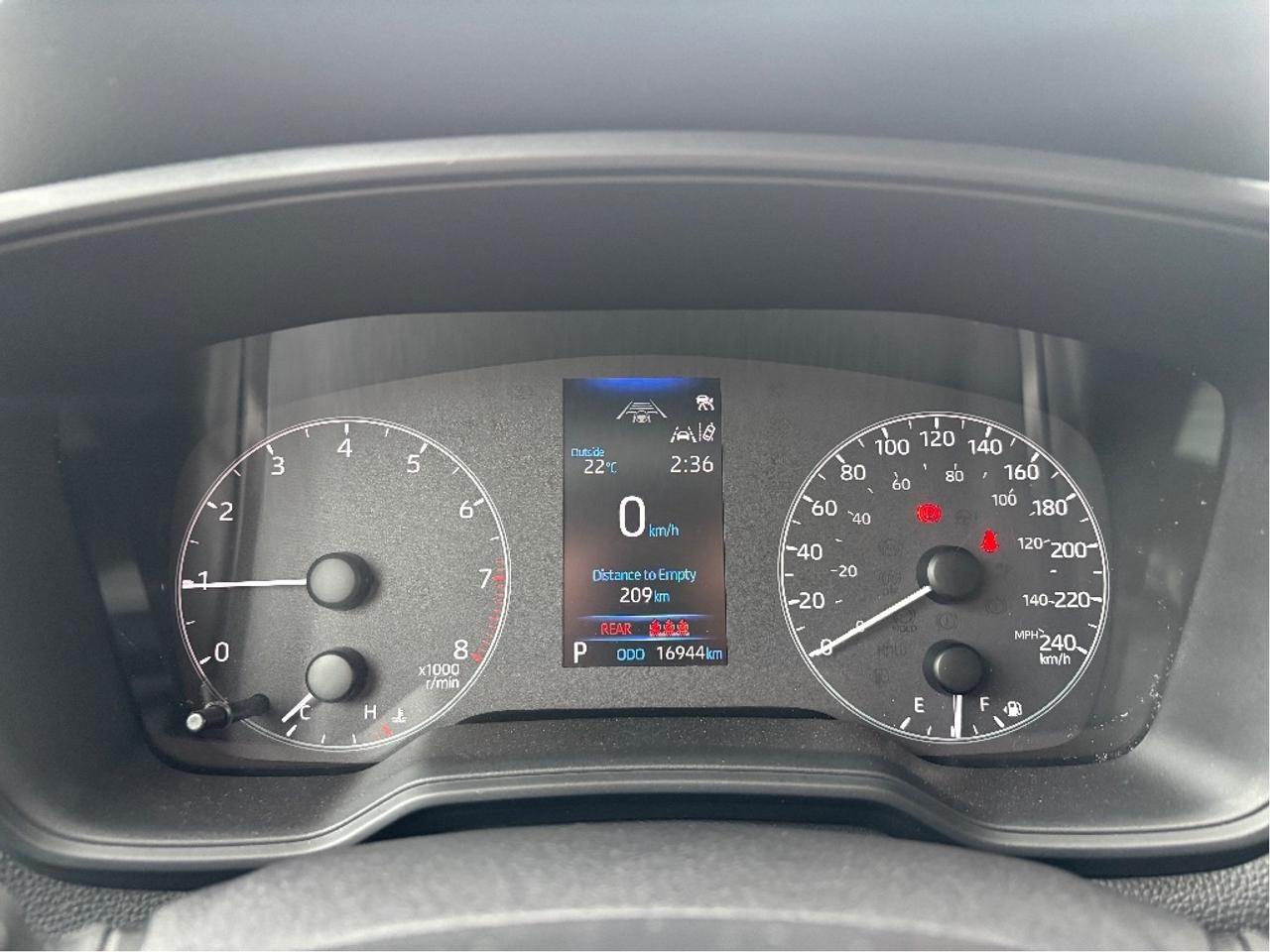 2025 Toyota Corolla Cross LE Photo