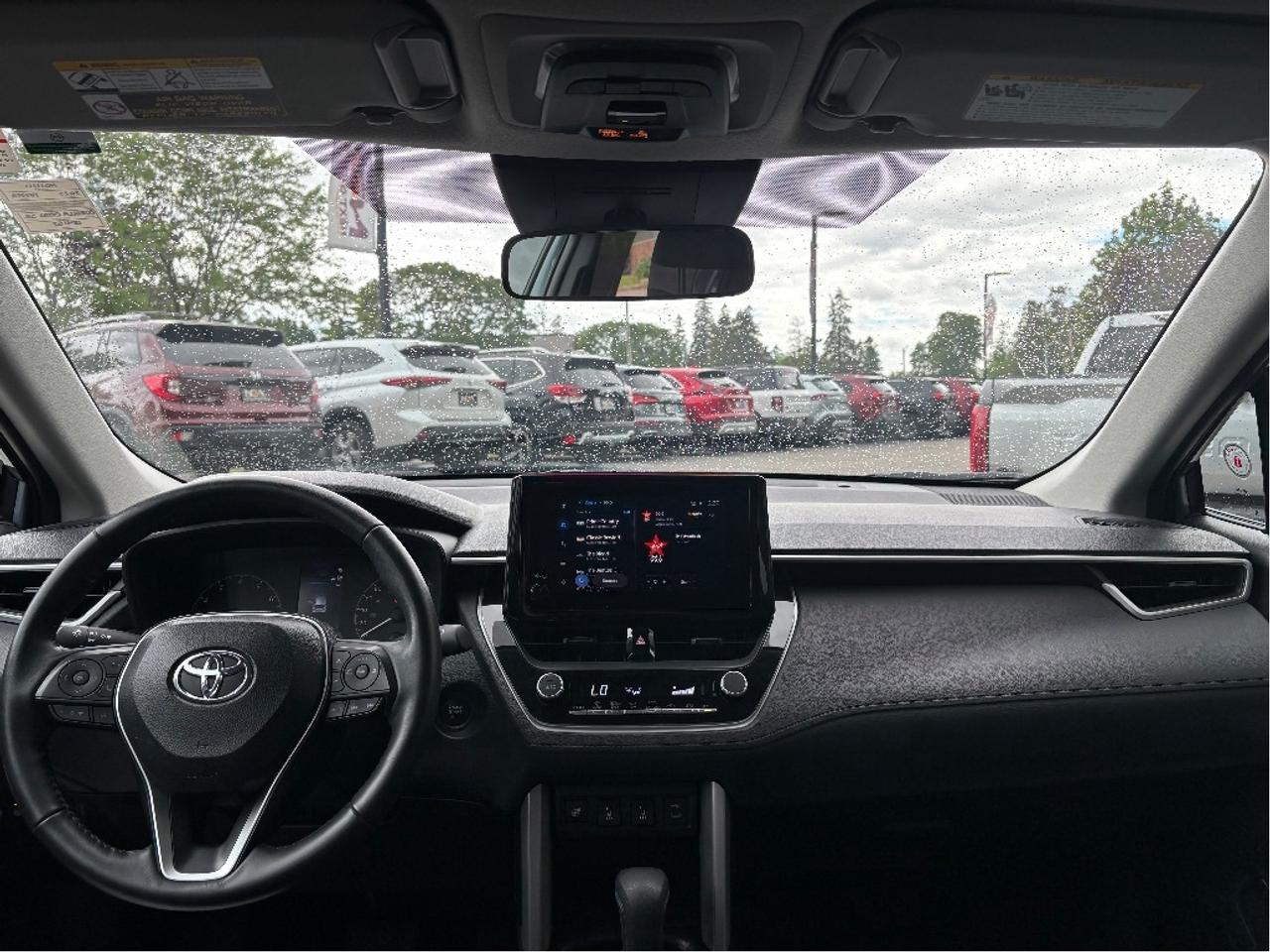 2025 Toyota Corolla Cross LE Photo