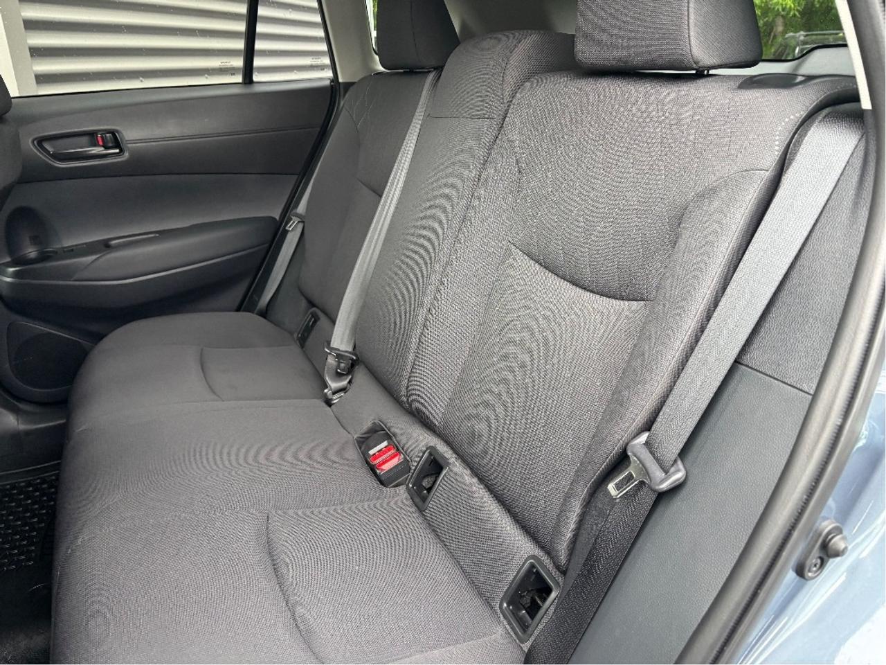2025 Toyota Corolla Cross LE Photo