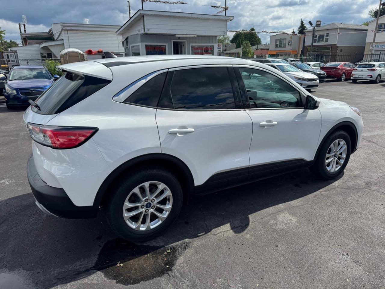 2020 Ford Escape SE Photo3