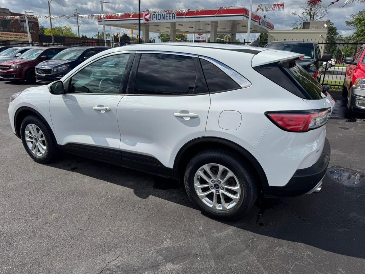 2020 Ford Escape SE Photo