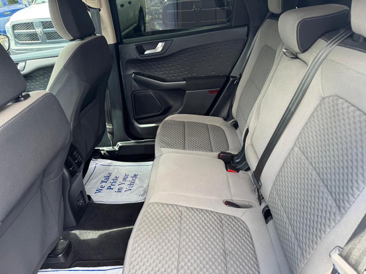 2020 Ford Escape SE Photo