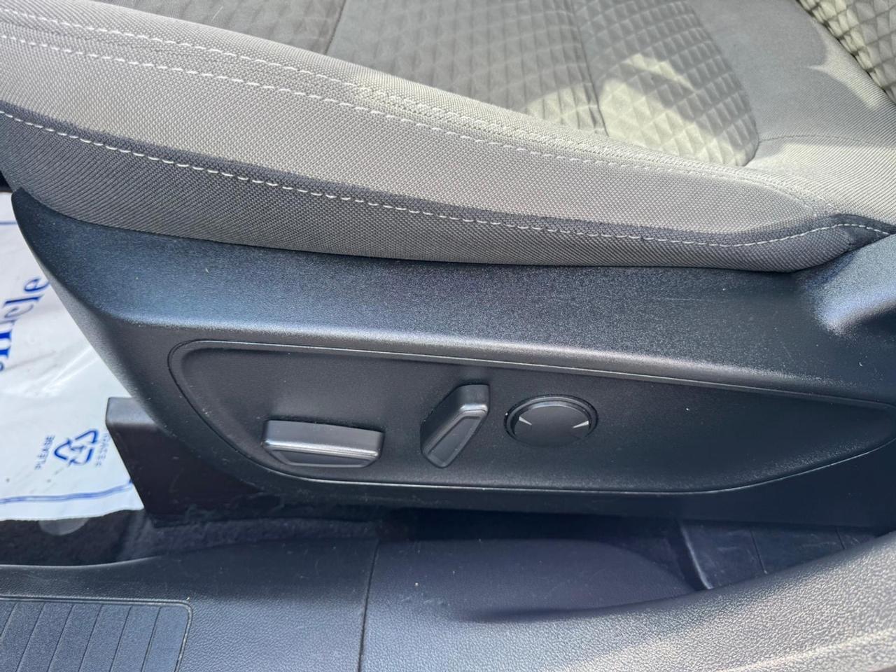 2020 Ford Escape SE Photo