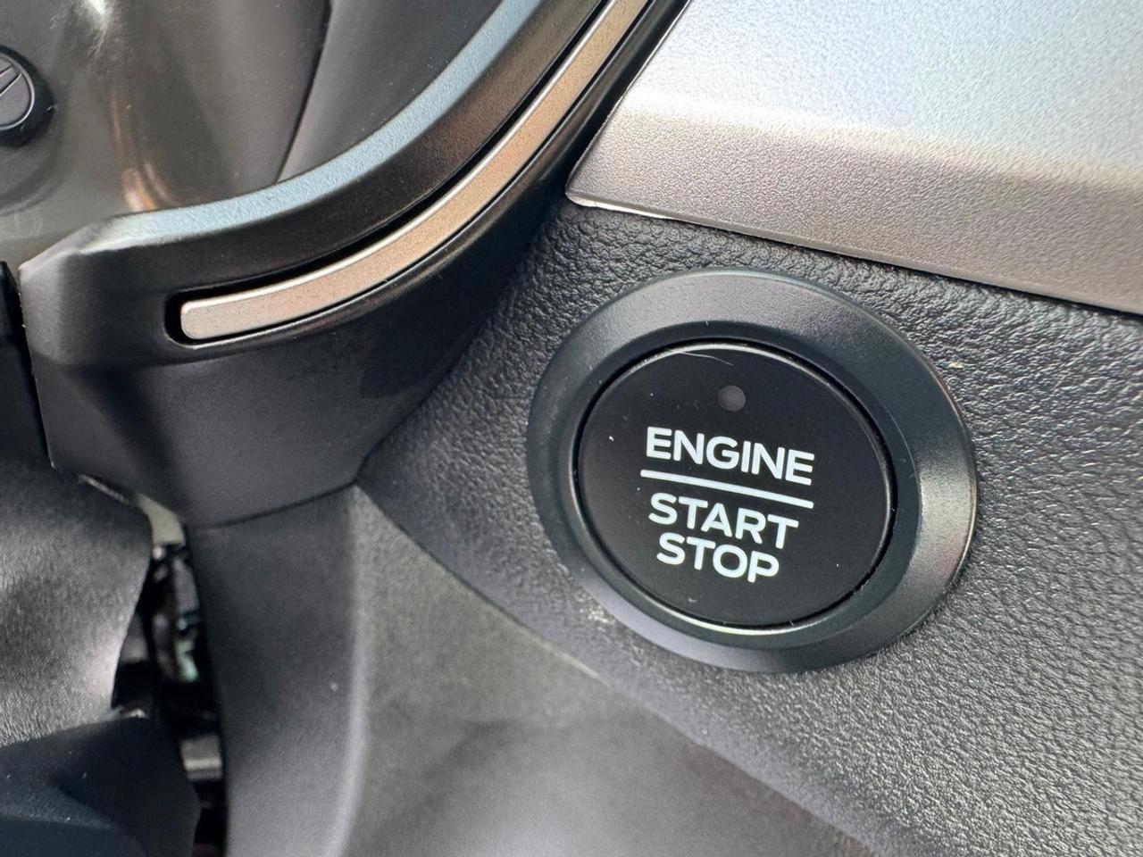 2020 Ford Escape SE Photo