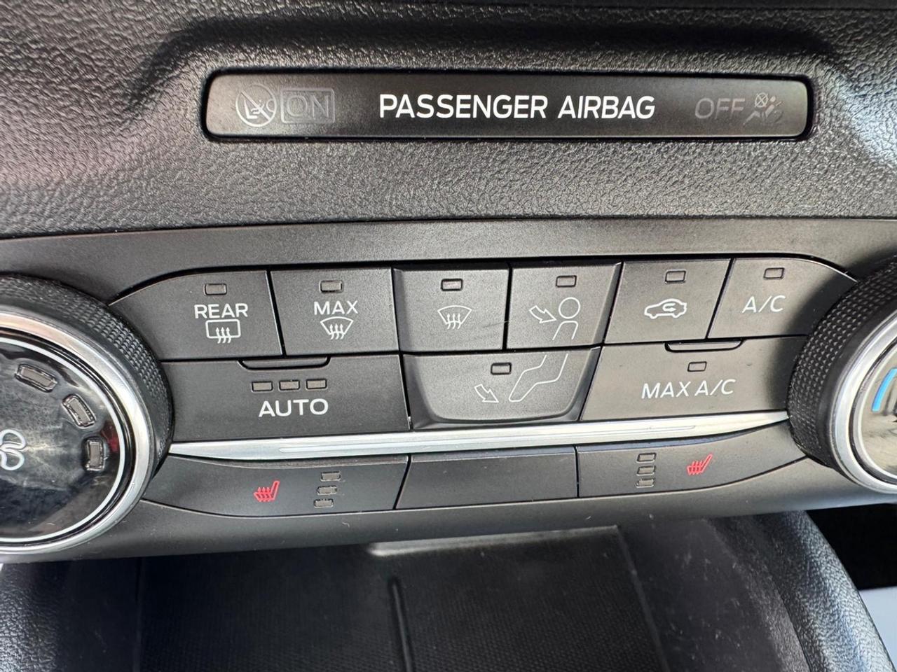 2020 Ford Escape SE Photo