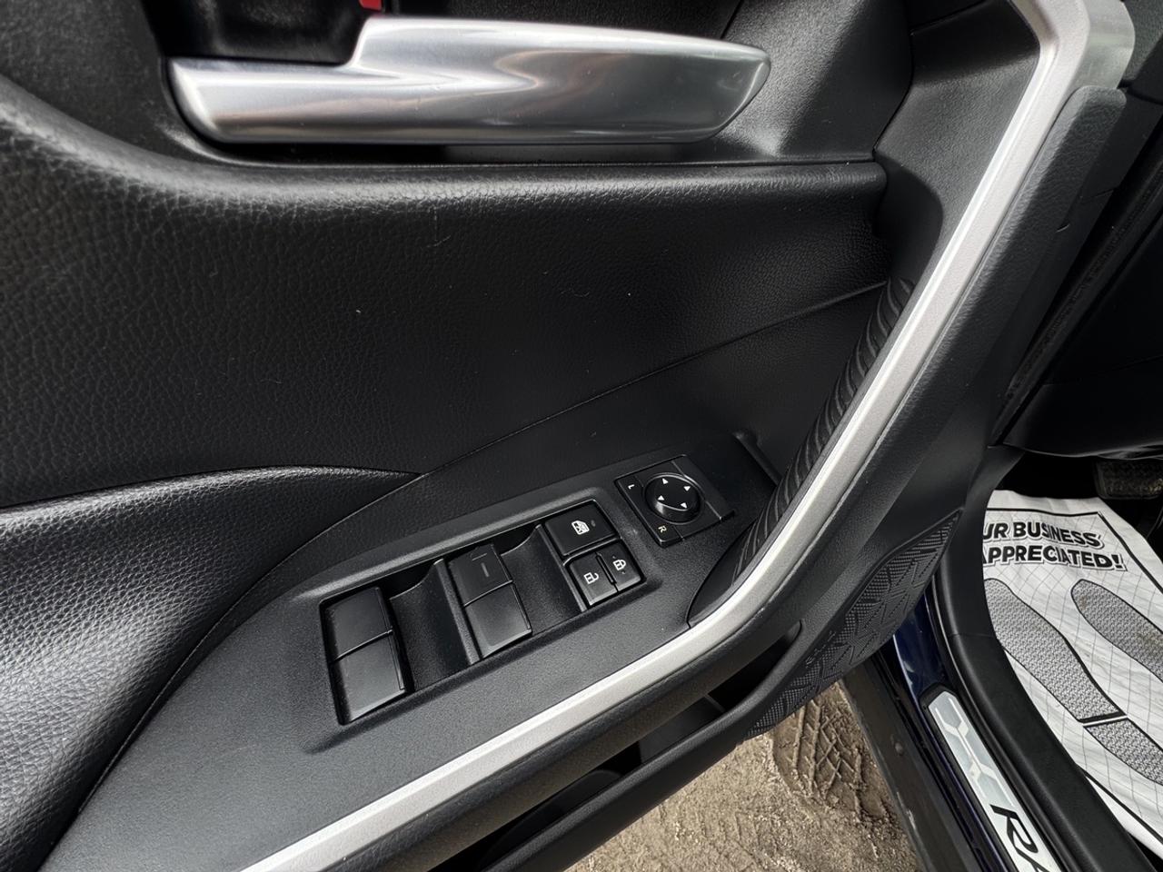 2019 Toyota RAV4 XLE Photo
