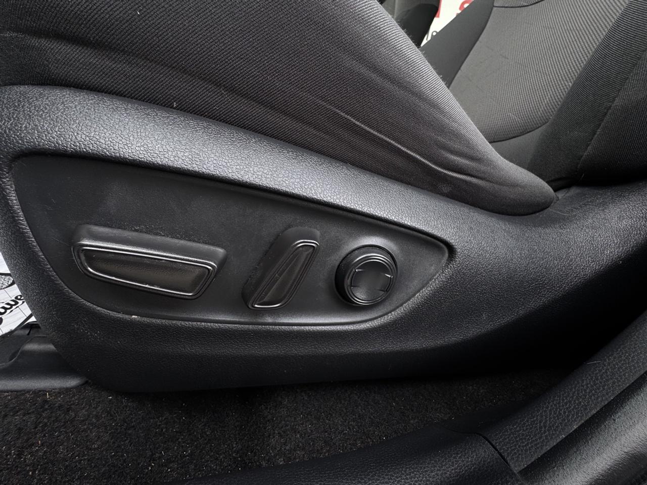 2019 Toyota RAV4 XLE Photo