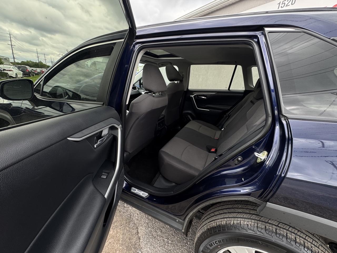 2019 Toyota RAV4 XLE Photo