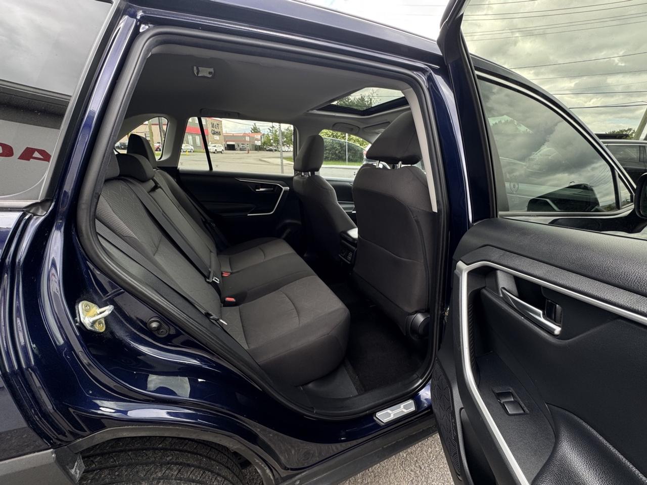 2019 Toyota RAV4 XLE Photo