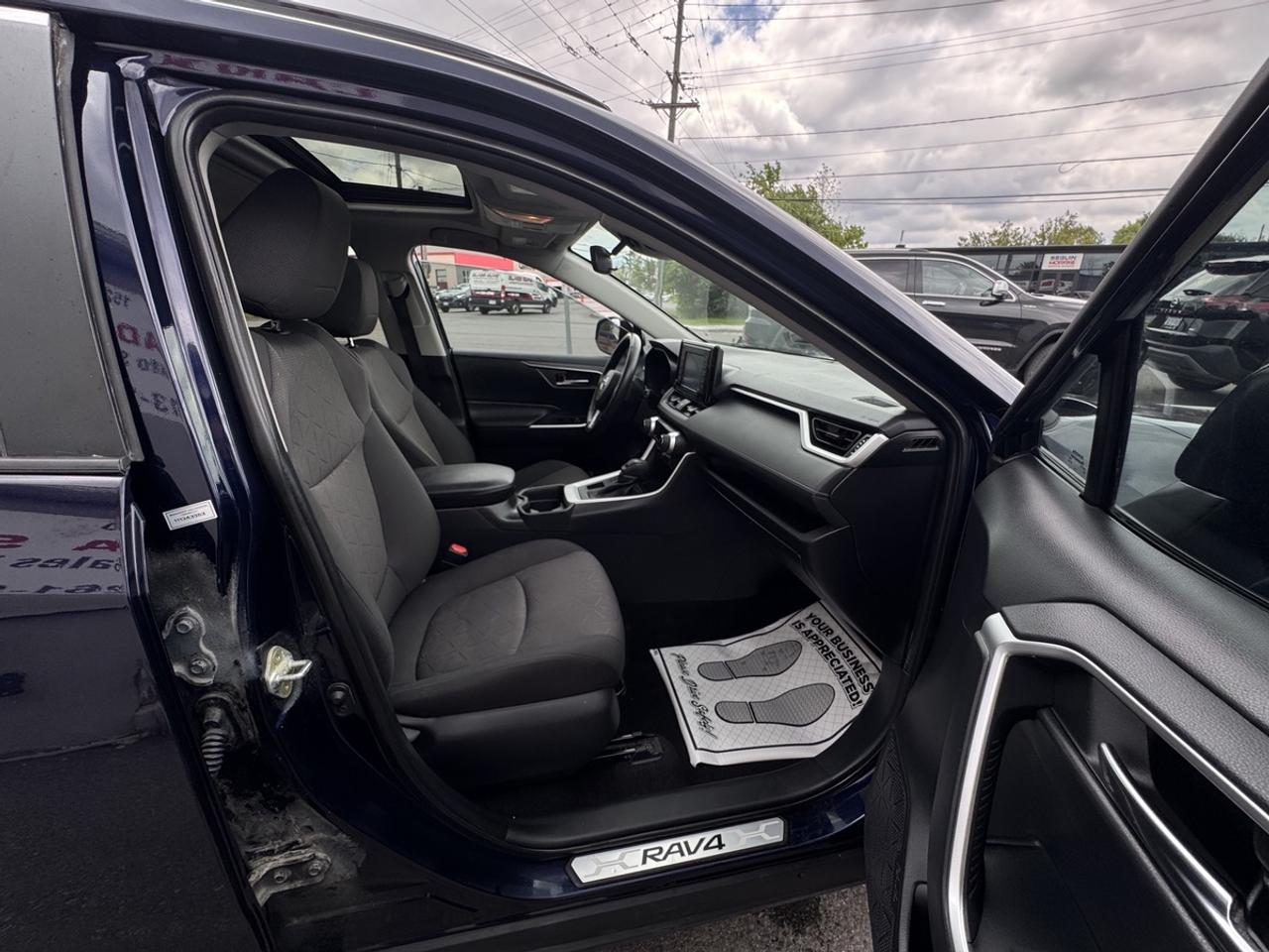 2019 Toyota RAV4 XLE Photo