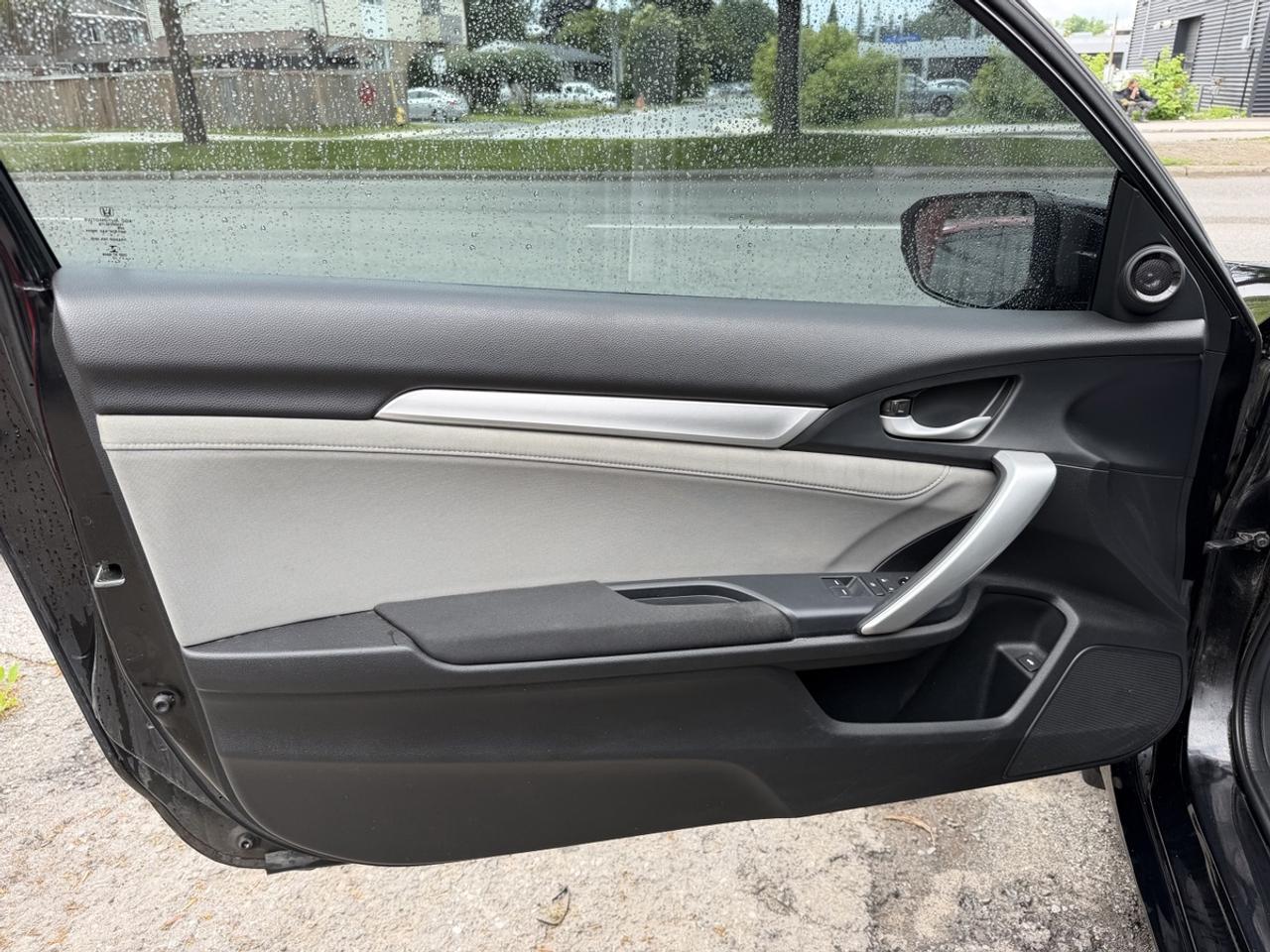 2017 Honda Civic EX Coupe Photo