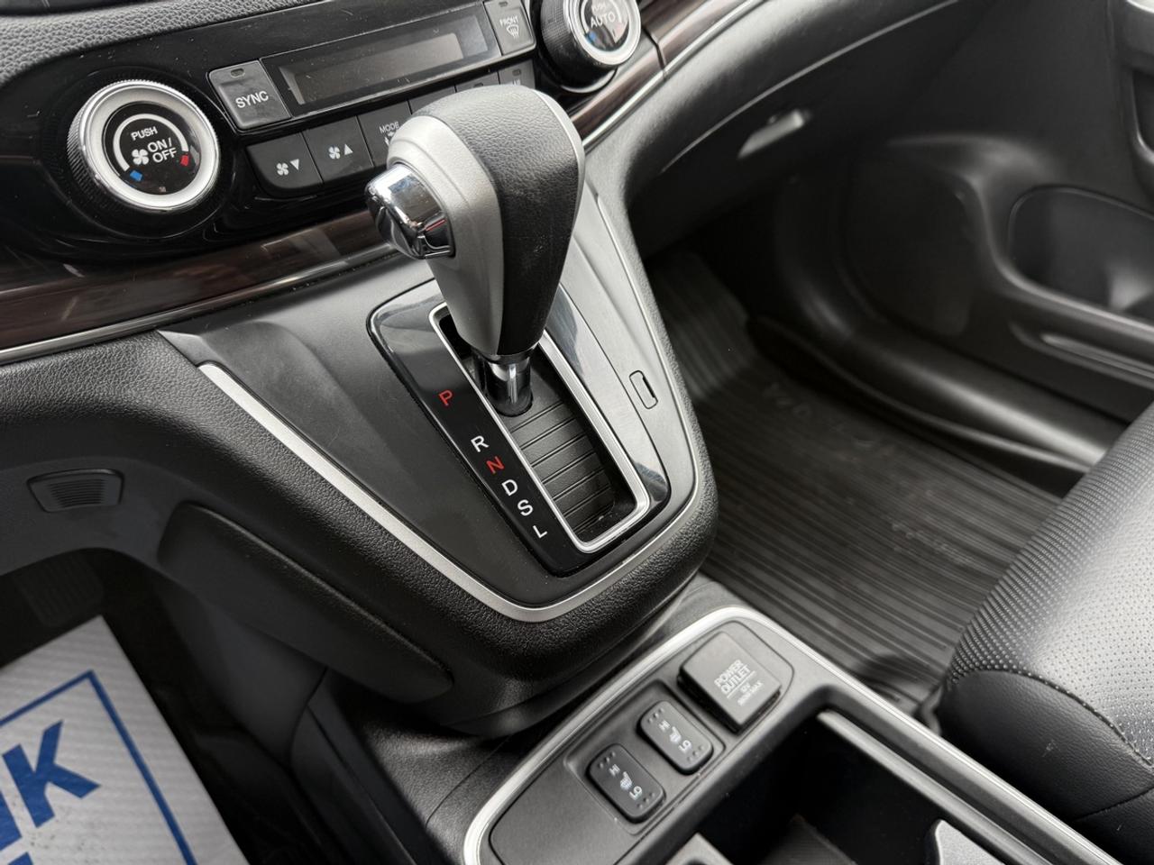 2015 Honda CR-V Touring Photo