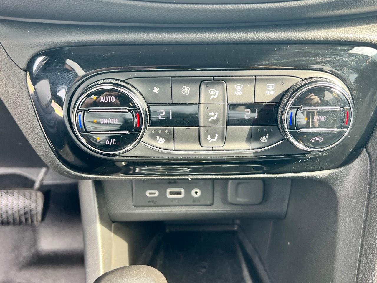 2021 Buick Encore GX Essence AWD Photo