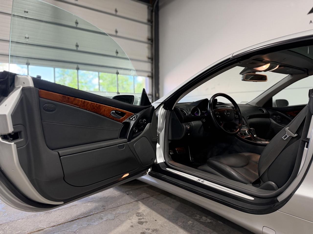 2005 Mercedes-Benz SL-Class SL500 Photo
