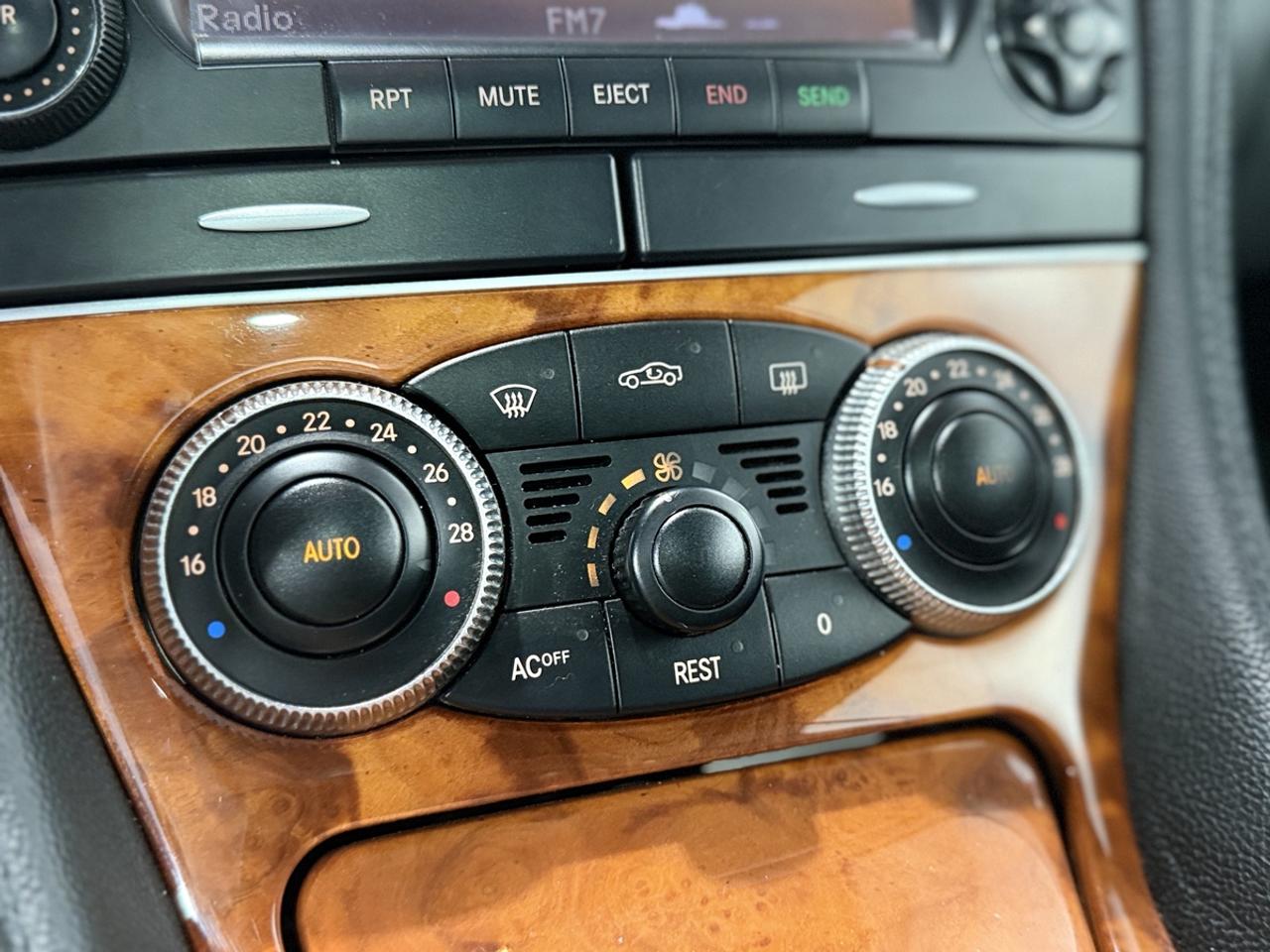 2005 Mercedes-Benz SL-Class SL500 Photo