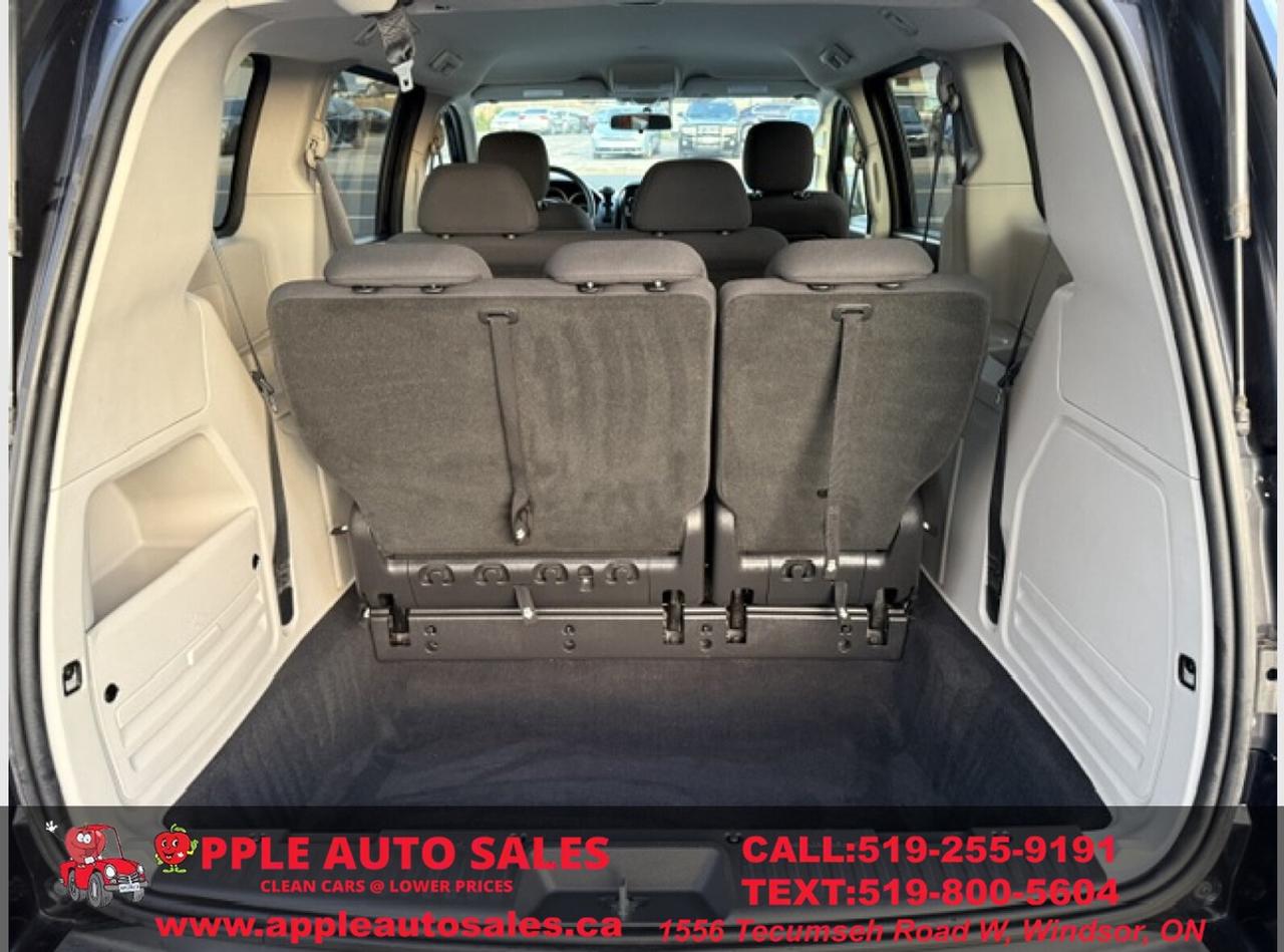 2010 Dodge Grand Caravan SE Photo