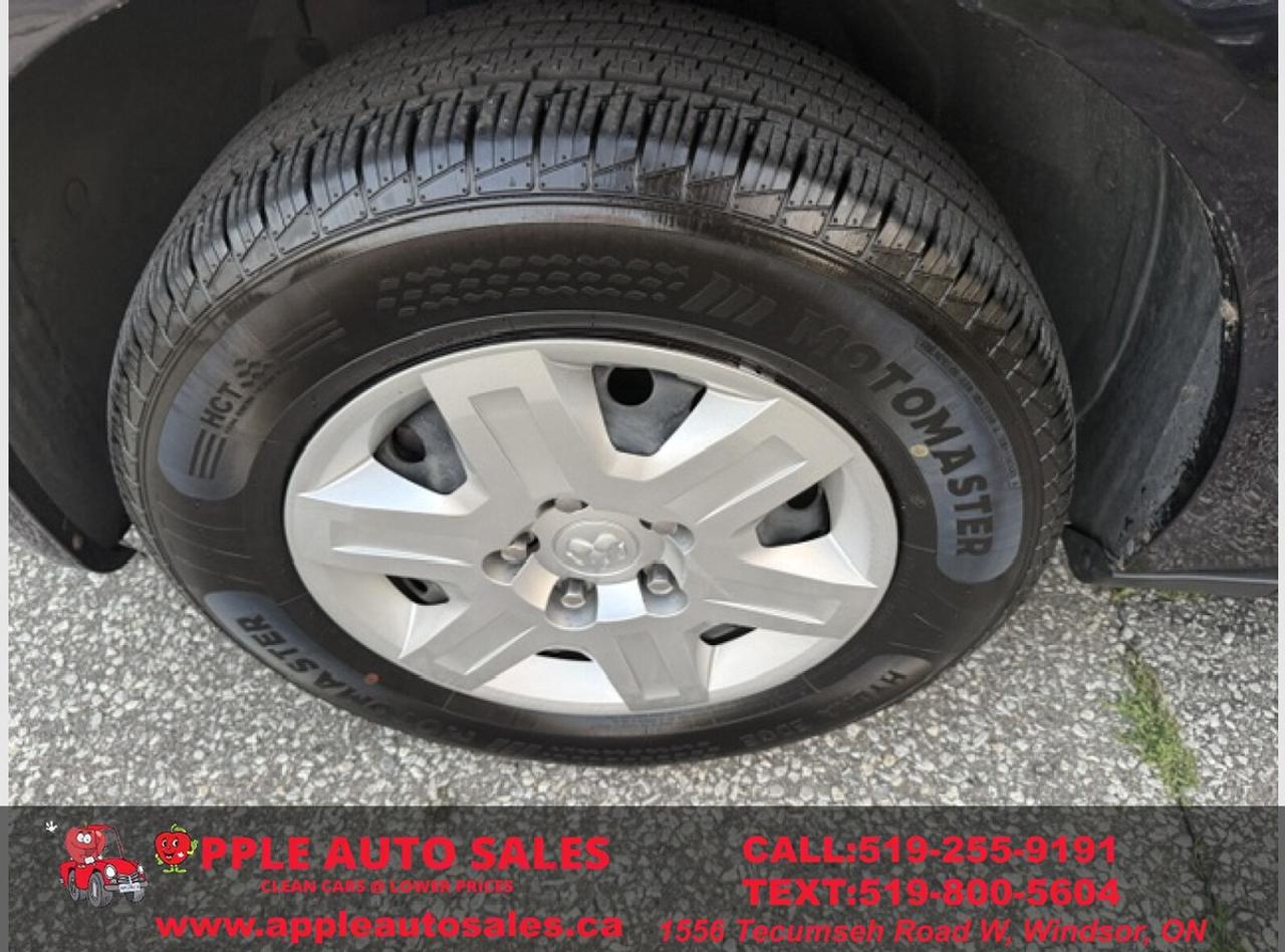 2010 Dodge Grand Caravan SE Photo