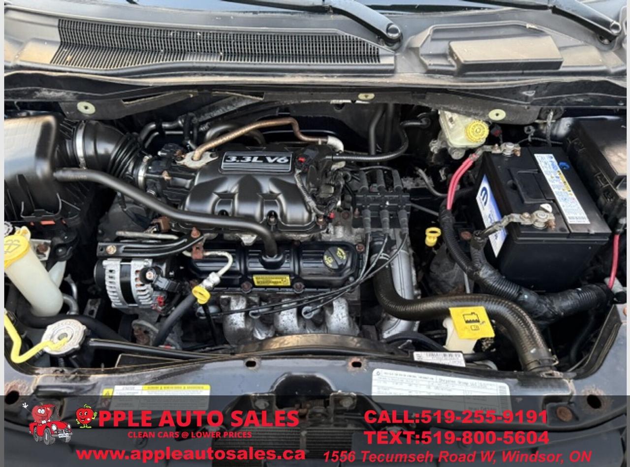 2010 Dodge Grand Caravan SE Photo