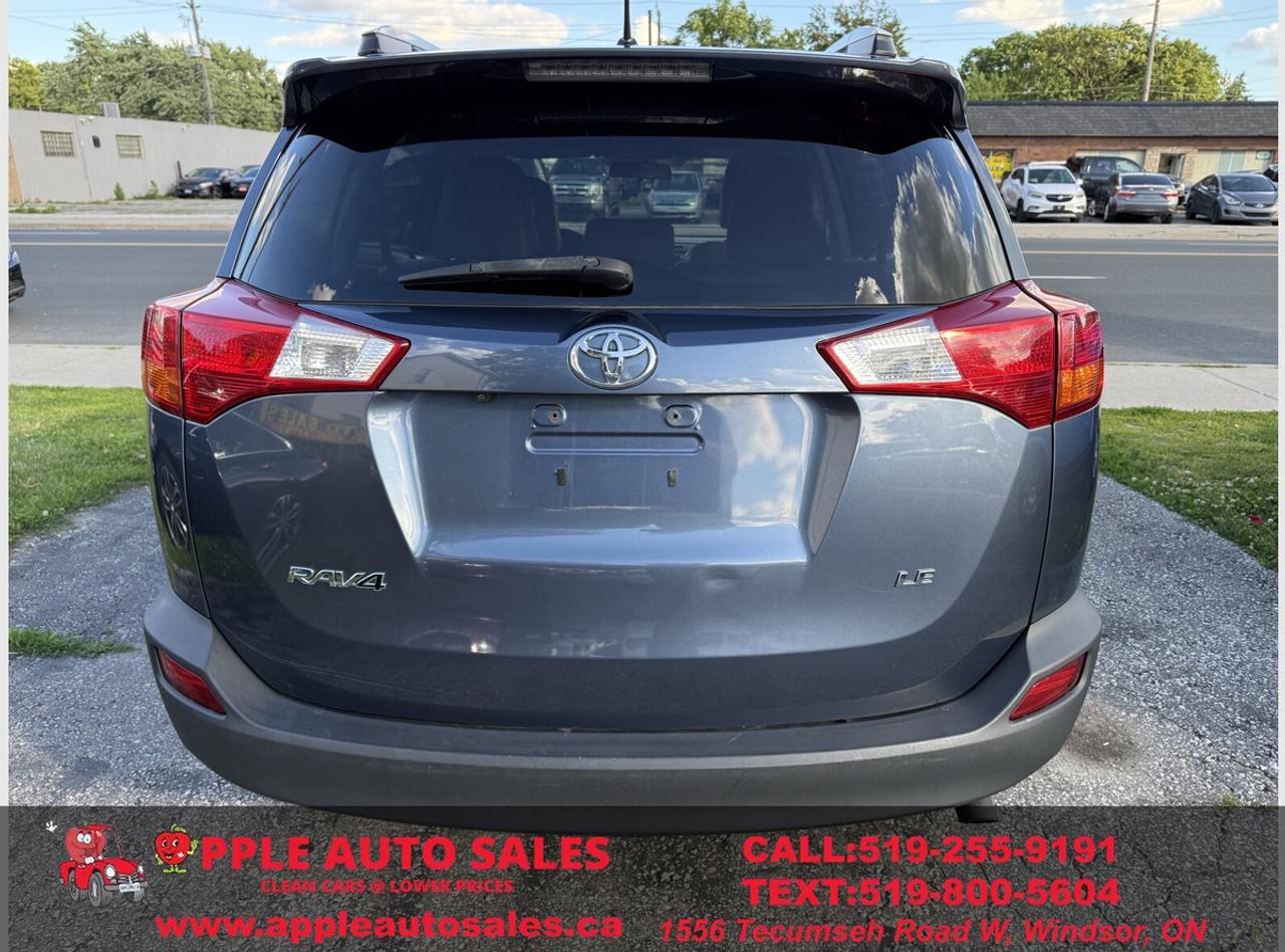2013 Toyota RAV4 LE Photo4
