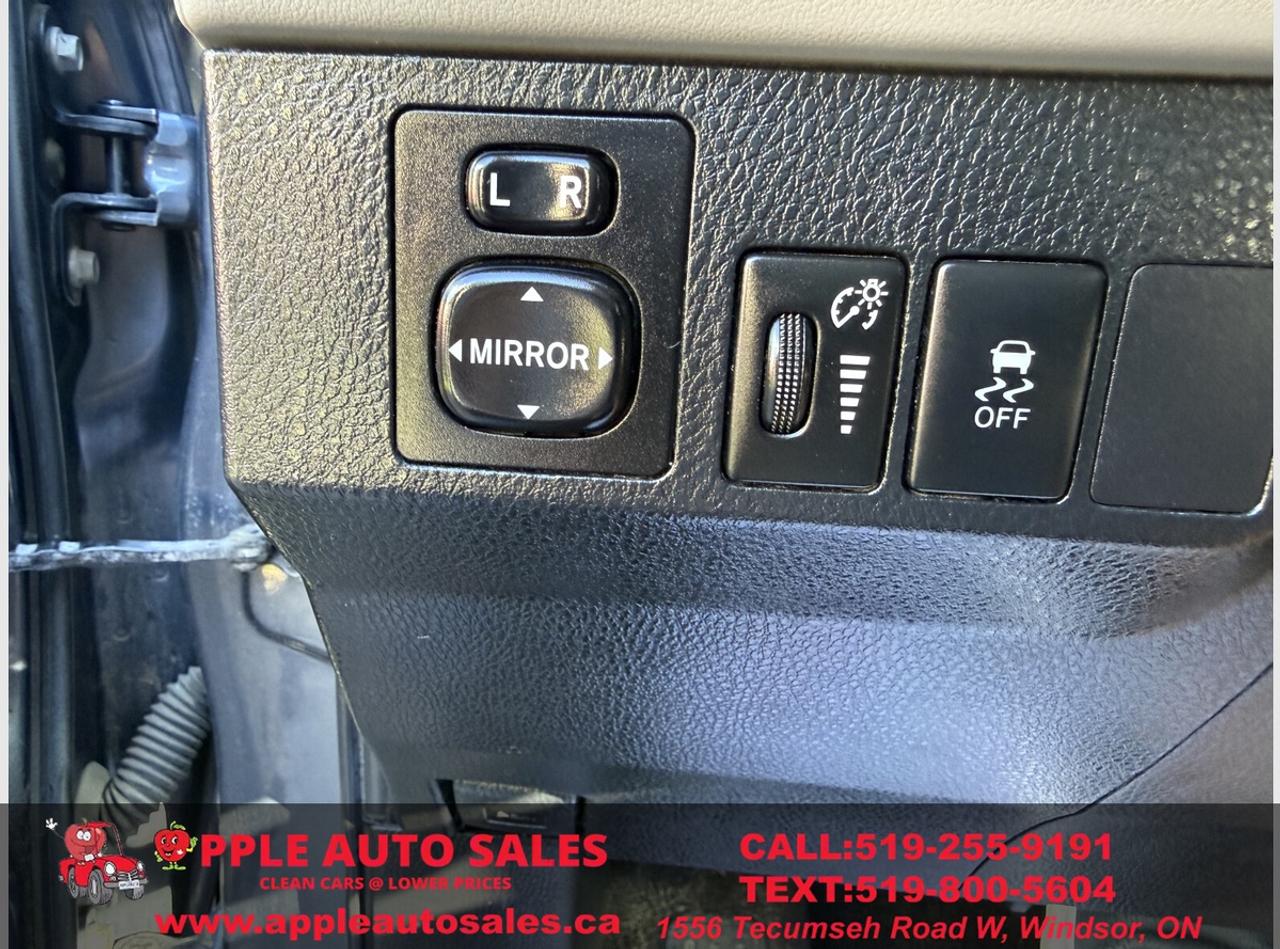 2013 Toyota RAV4 LE Photo