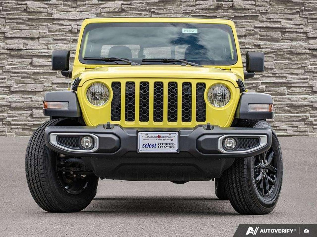 2023 Jeep Gladiator 1 Owner 0 Accidents   Clean Local Trade Photo1