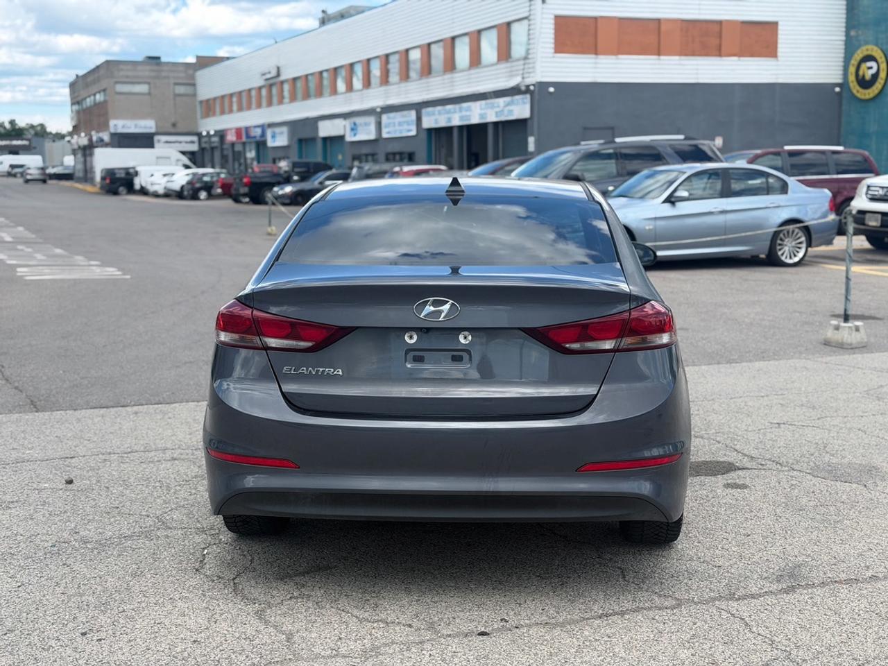 2017 Hyundai Elantra Limited Photo