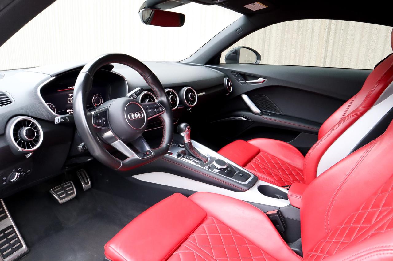 2017 Audi TTS  Photo