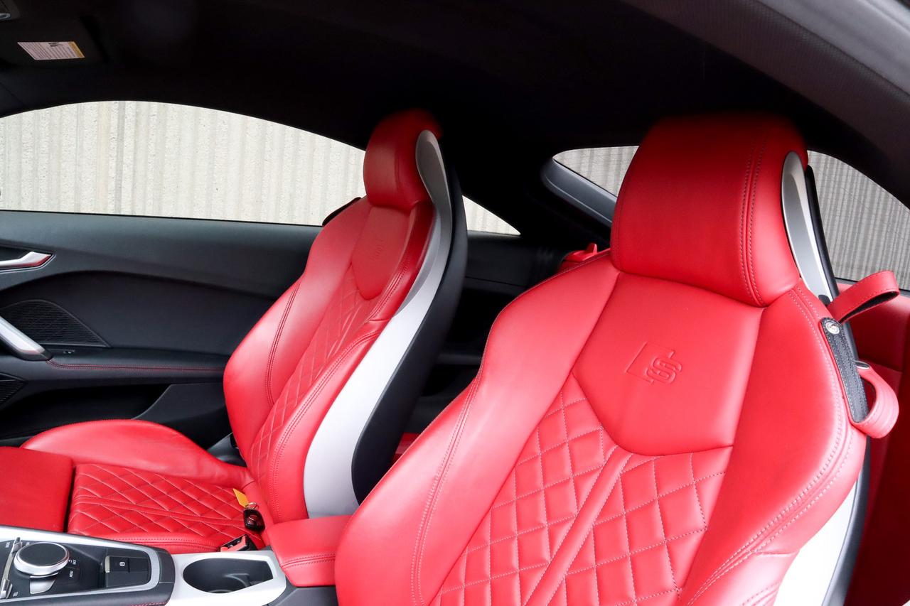 2017 Audi TTS  Photo