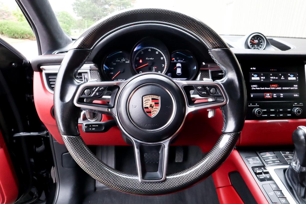 2017 Porsche Macan  Photo