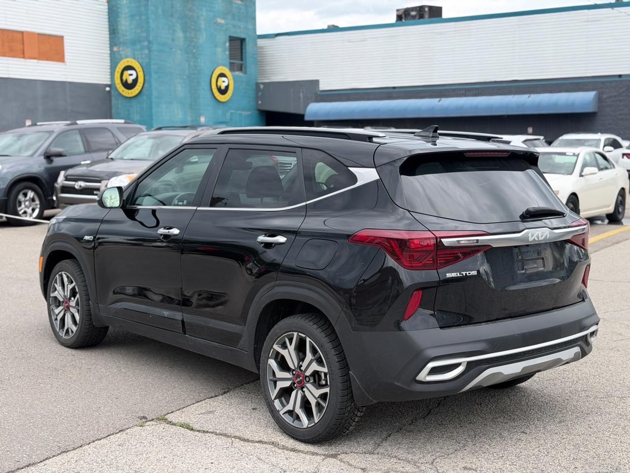 2023 Kia Seltos SX Photo3