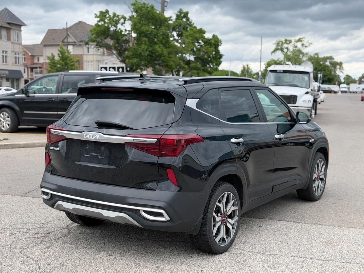 2023 Kia Seltos SX Photo