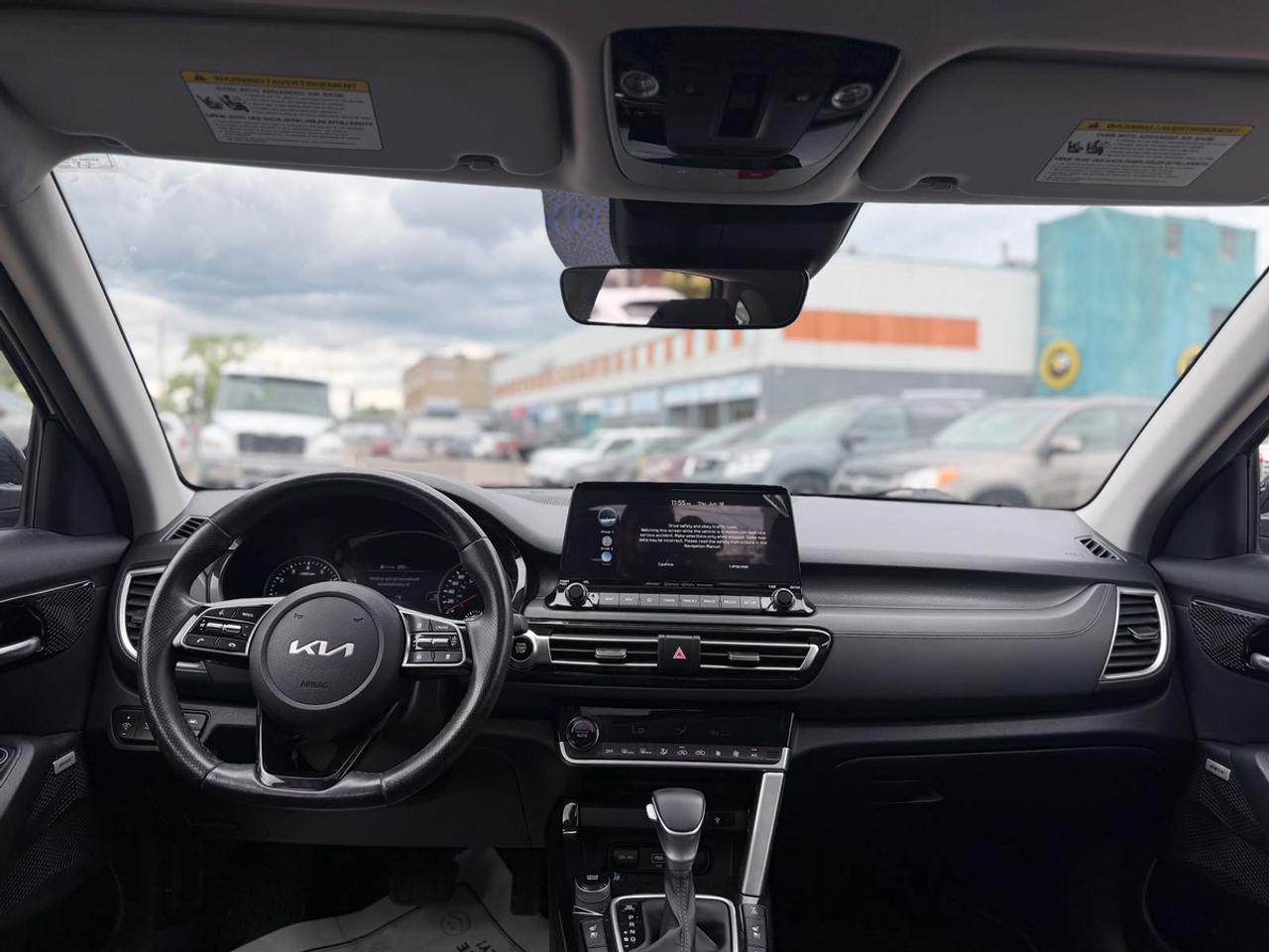 2023 Kia Seltos SX Photo