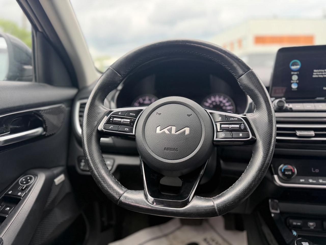 2023 Kia Seltos SX Photo