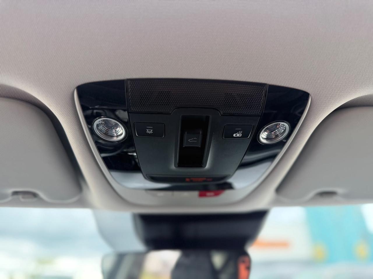 2023 Kia Seltos SX Photo