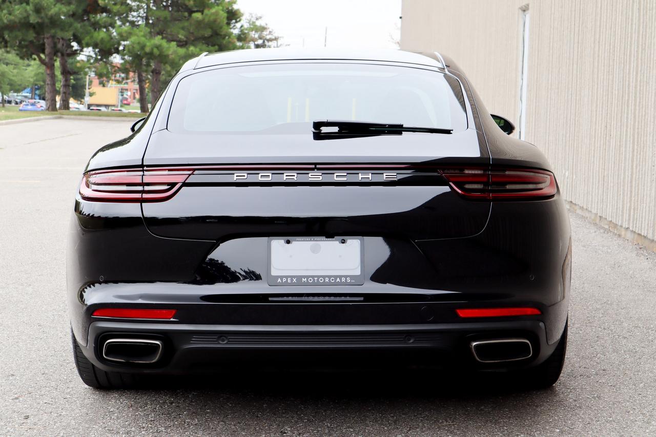 2018 Porsche Panamera  Photo
