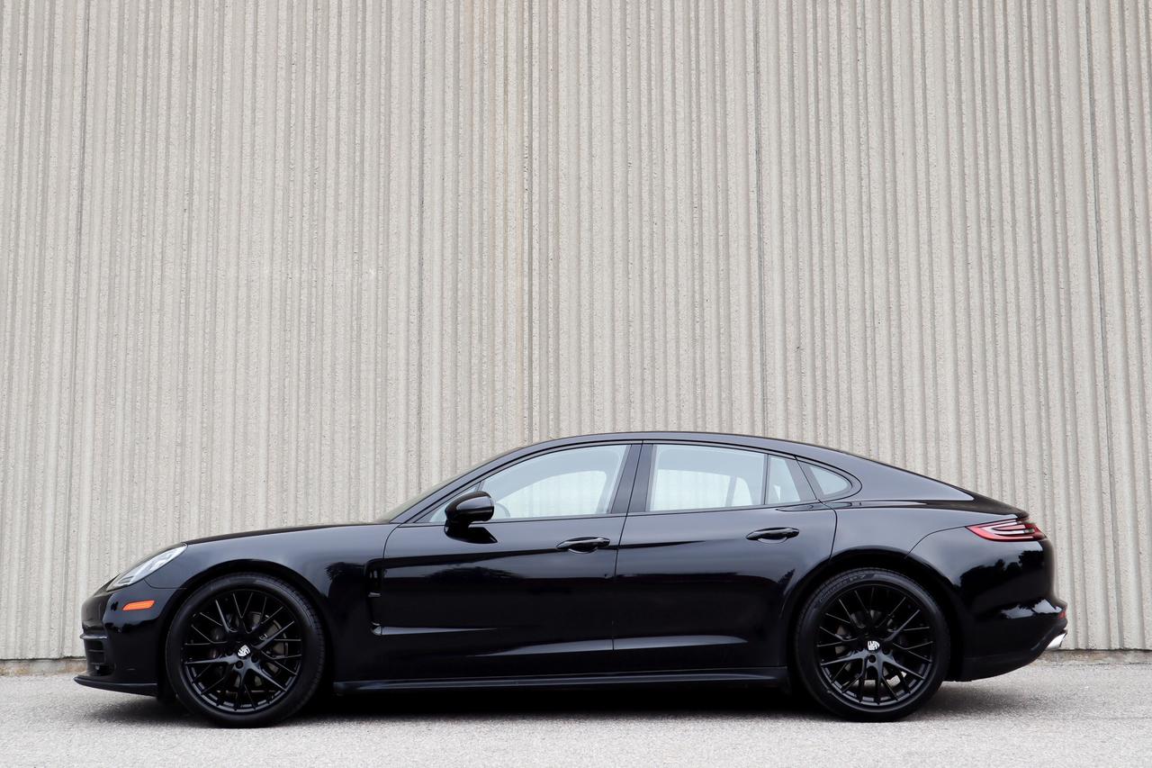 2018 Porsche Panamera  Photo