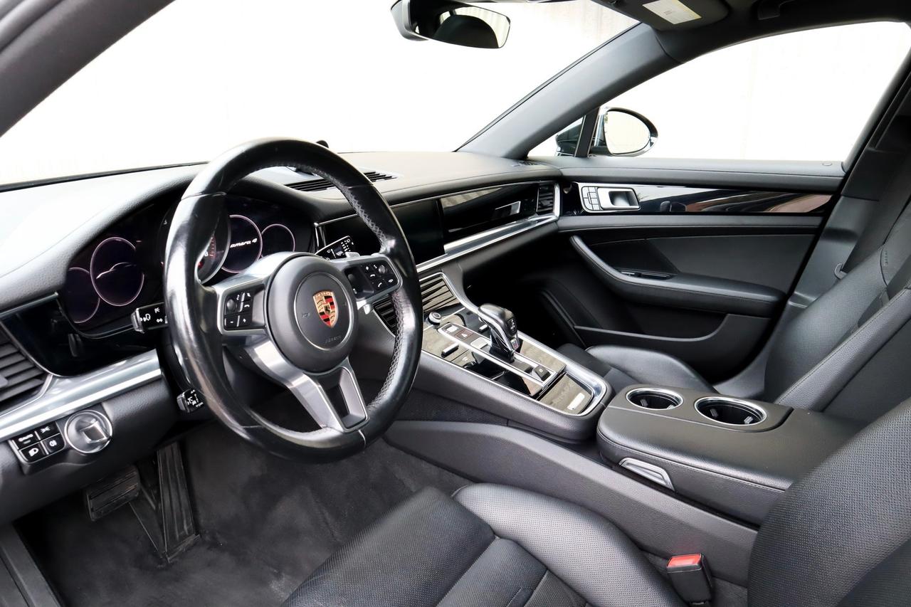 2018 Porsche Panamera  Photo