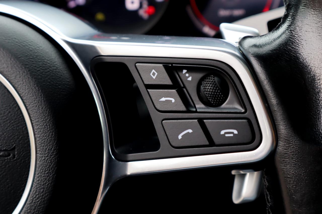 2018 Porsche Panamera  Photo