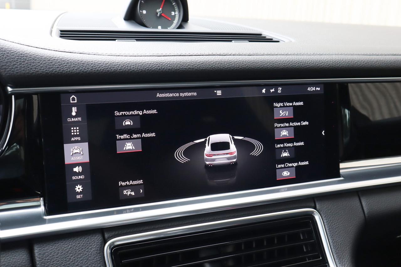 2018 Porsche Panamera  Photo